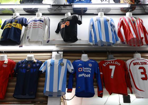 Argentina revive una leyenda de México 86 al volver a vestir de azul frente a Inglaterra