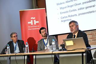 El presidente de EFE defiende el español como arma frente al "avasallamiento" trumpista