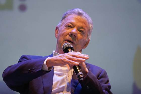 El expresidente Juan Manuel Santos dice querer seguir luchando para que Colombia tenga paz