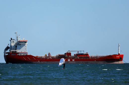 El barril de brent vuelve a superar los 100 dólares por las amenazas de Trump contra Irán