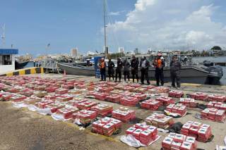 Colombia incauta de 3,5 toneladas de cocaína en polvo en una operación en el Caribe