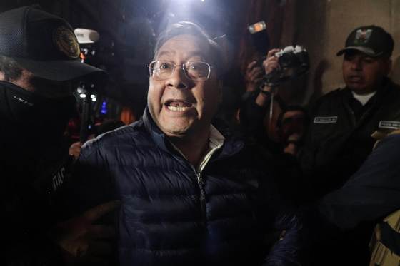 Expresidente Arce denuncia violación a derechos en la cárcel y exige proceso sin presiones