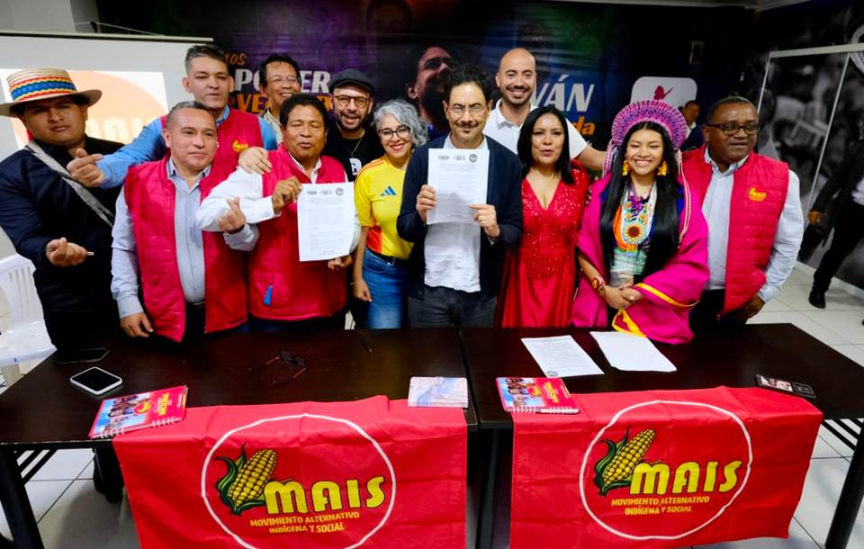 Movimiento indígena se adhiere a Cepeda para la segunda vuelta presidencial colombiana