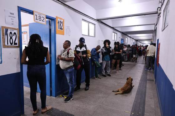 Abren los centros de votación en Brasil para las elecciones presidenciales