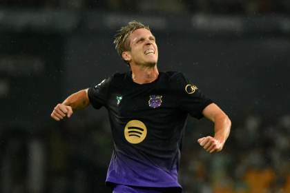 Dani Olmo estará un mes de baja por una lesión en el adductor