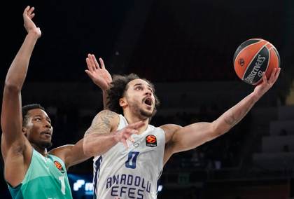 Shane Larkin abandona el Anadolu Efes tras ocho temporadas