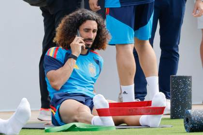 El internacional español Cucurella jugará en el Real Madrid las próximas seis temporadas