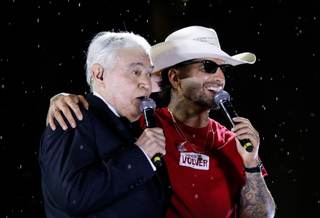 Medellín celebra el regreso de Maluma con un concierto gratuito marcado por la lluvia