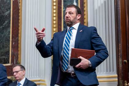 EE.UU. considera bloquear entrada de extranjeros en aeropuertos de ciudades "santuario"