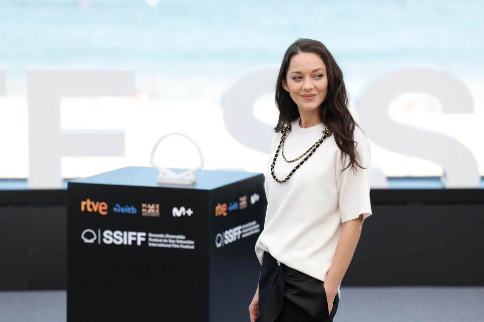 Cotillard: "Me da miedo emocionarme con un actor hecho con IA, de momento parecen patatas"