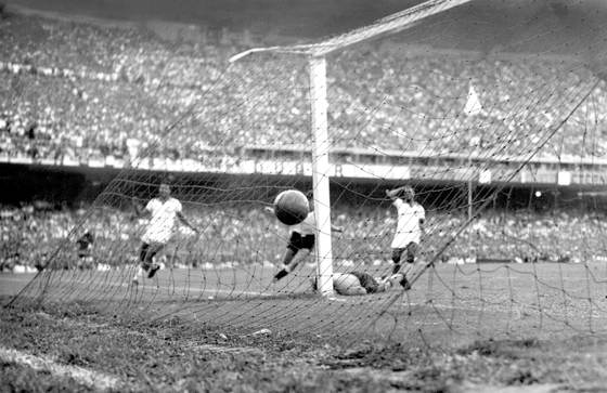 El maracanazo de Uruguay: la alegría por el triunfo y la tristeza por el dolor de su rival