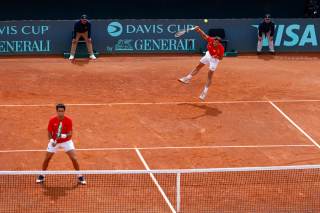España gana el partido de dobles y se clasifica para la fase final de Bolonia