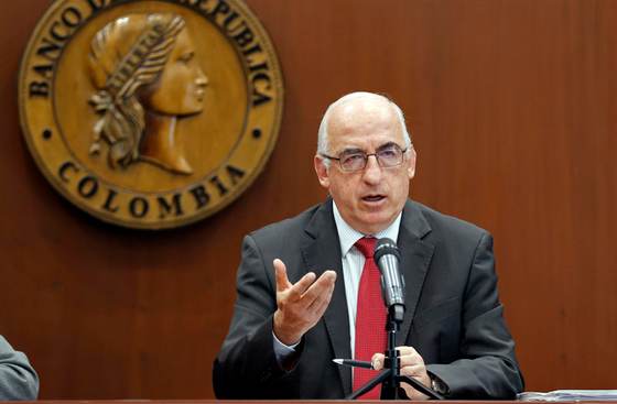 Colombia sube tipos de interés al 11,25 % en tensa reunión de la que se retiró el Gobierno