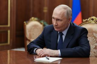 La popularidad de Putin vuelve a caer en medio de crisis de combustible, según sondeos