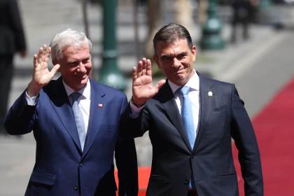 Kast dice que Bolivia y Chile avanzarán para restablecer relaciones "al más alto nivel"