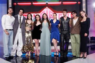 La serie inspirada en Timbiriche estrena con una trama marcada por la polémica y reclamos