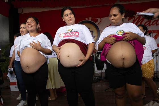 Una embarazada de mellizos gana el concurso "La Madre Panza 2026" en Nicaragua