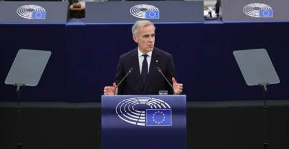 Mark Carney: "Las plataformas tecnológicas quieren robarles la infancia a nuestros hijos"