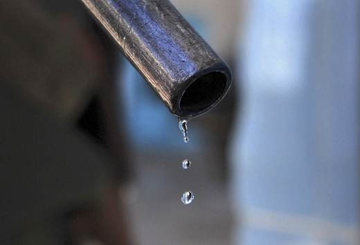 El petróleo de Texas cae un 9 % tras el anuncio de Irán de reabrir el estrecho de Ormuz