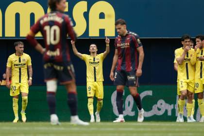 5-1. El Villarreal vuelve a la Liga de Campeones y complica la salvación del Levante