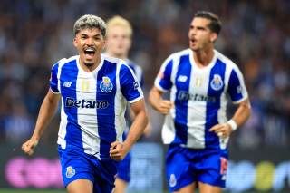 2-1. Santi Giménez debuta con el Oporto en el triunfo ante el Moreirense