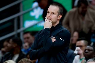 110-114. Los Blazers mandan a los Suns a la repesca y se clasifican para los 'playoff'