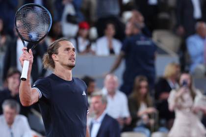 Zverev y una banda de muchachos