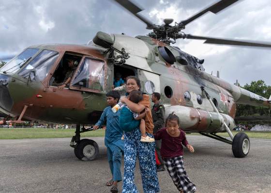 Y tú, ¿cómo sobreviviste? La pregunta del "último día" para hallar supervivientes en Nepal