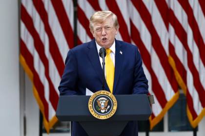 Trump dice que ya no hay minas en Ormuz y advierte a Irán sobre colocar nuevos explosivos