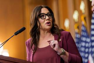 Renuncia la secretaria de Trabajo de EE.UU. en medio de investigaciones en su contra