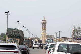 Mali dice haber abatido a cientos de terroristas mientras sigue la confusión en el norte