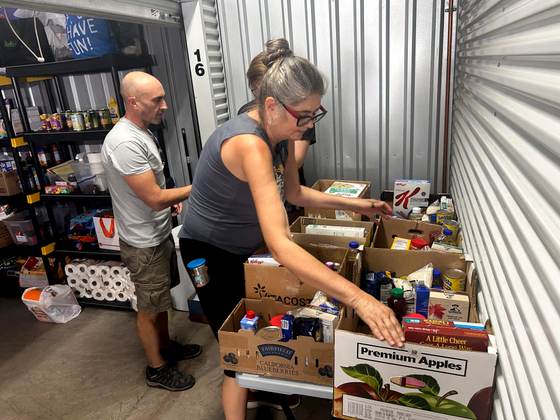 'La bodega', un programa que lleva comida a migrantes de Tucson que temen salir a la calle