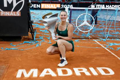 Kostyuk se corona en Madrid y no saluda a Andreeva