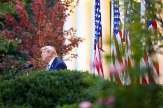 Trump veta de la Casa Blanca a CNN, MSNOW y Politico, a los que acusa de "noticias falsas"