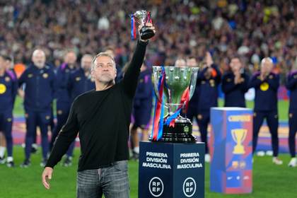 Hansi, más azulgrana; el Barça, más de Flick