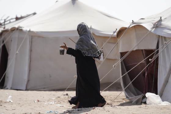 Los desplazados por la ofensiva hutí en Yemen se acercan ya a 94.000, según la OIM