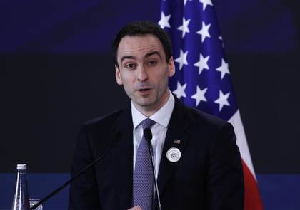 EE. UU. rechaza el intento de control internacional de la IA en la Cumbre de Nueva Delhi