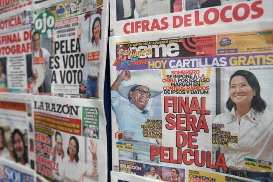 Sánchez mantiene casi 40.000 votos sobre Fujimori mientras ingresan votos del extranjero