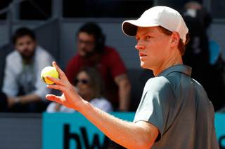 Sinner minimiza a Fils y jugará su primera final en Madrid