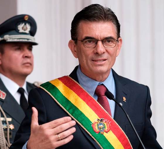 Paz dice que hará respetar la Constitución y que una "minoría no puede abusar" de Bolivia