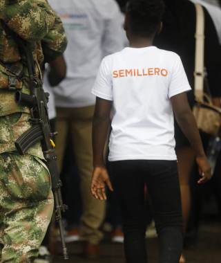 HRW pide a De la Espriella que frene el aumento del reclutamiento infantil en Colombia