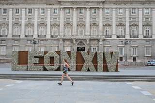 El papa León XIV parte de Roma rumbo a España
