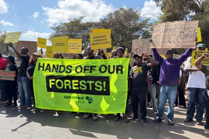 Protestan en Nairobi contra la deforestación de Kenia porque "sin bosques no hay vida"