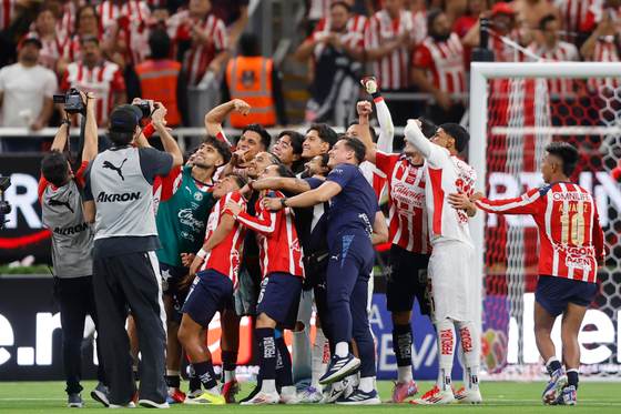 Guadalajara, del argentino Milito, a confirmar fuerza sobre Cruz Azul para ir a la final