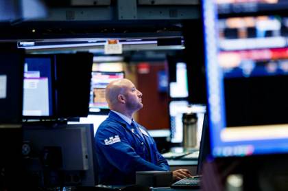 Wall Street cierra en rojo una semana marcada por temor a subida de los tipos de interés