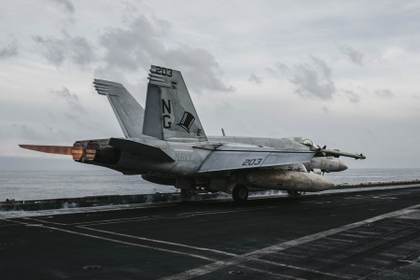 EEUU desvía dos buques comerciales tras el reinicio del bloqueo naval a Irán