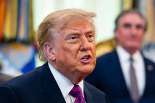 Trump intensifica sus políticas para frenar la inmigración con más restricciones de visas