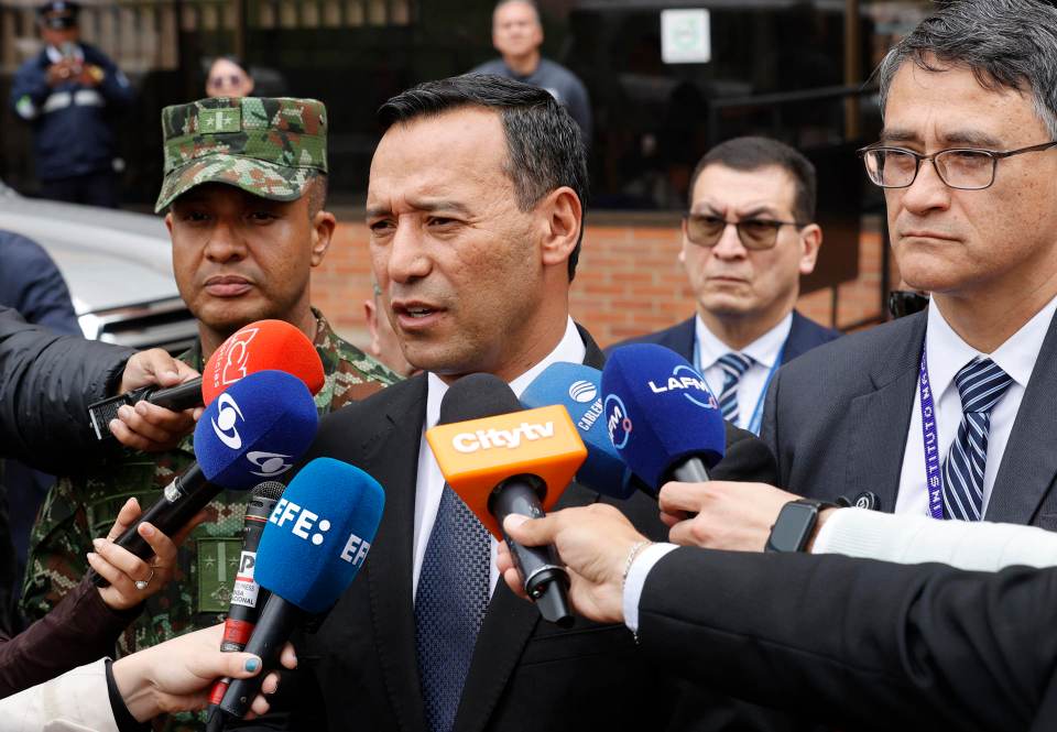 Investigan combate entre disidencias de las FARC con decenas de muertos en Colombia