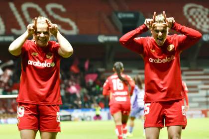 La francesa Robert le da triunfo al Toluca, que salta al liderato de su grupo