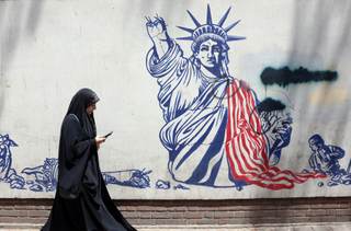 Irán extiende sus ataques a bases militares de EE.UU en más países de Oriente Medio